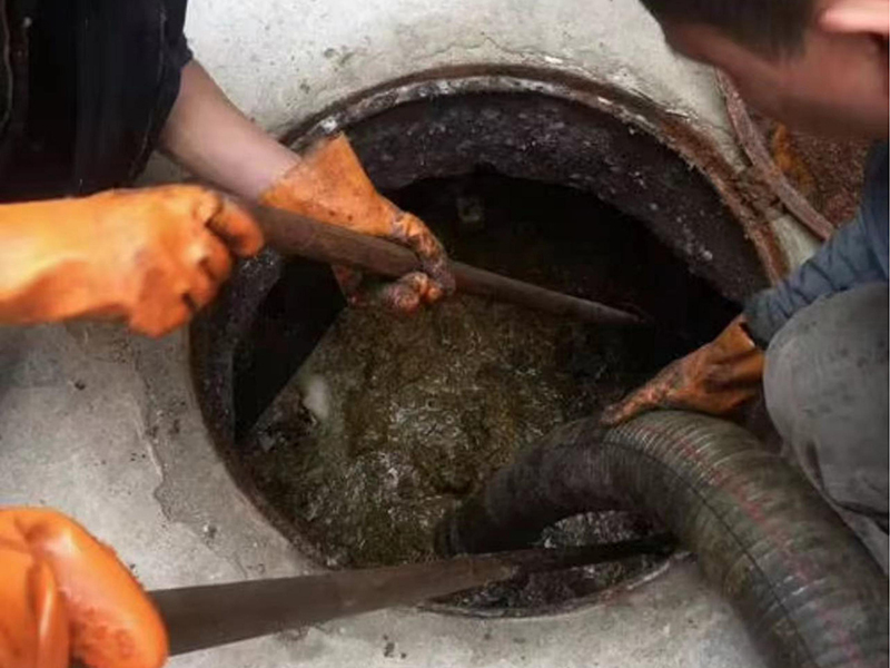 布吉清理化粪池时如何避免沼气的危害？